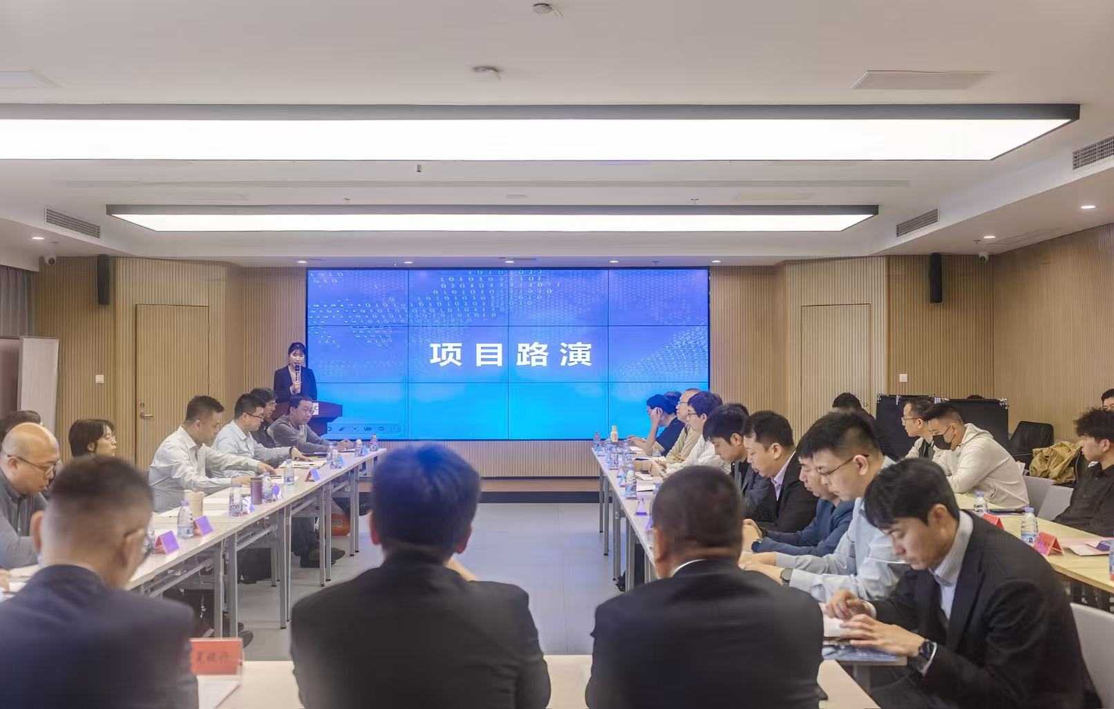 易心天下受邀参加河北区数字经济产融对接会暨第十八期“津英会”活动！